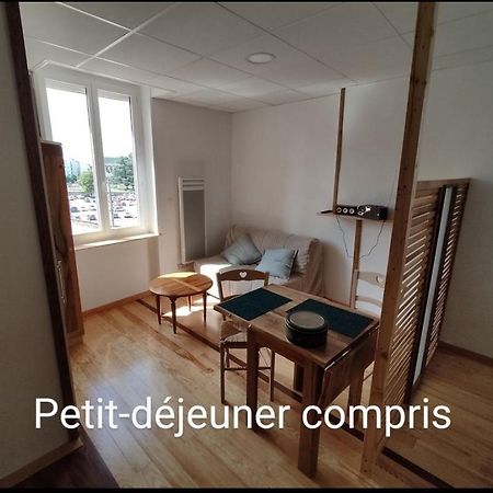 Studio Sympa Avec Petit Dejeuner Entre Canal Et Loire Roanne Eksteriør bilde