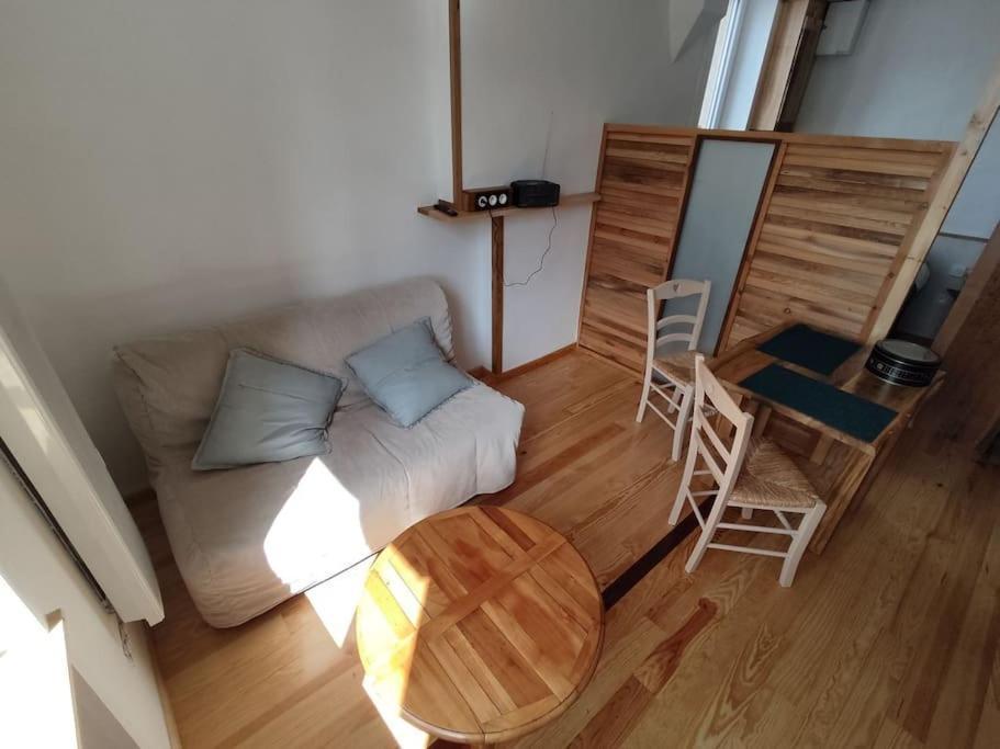 Studio Sympa Avec Petit Dejeuner Entre Canal Et Loire Roanne Eksteriør bilde